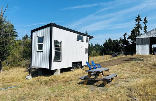 Battle Ground Maison | Tiny House Farm Stay In Battle Ground Dogs Welcome