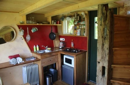 Warnow Cabine | Tiny house in a tree in a tiny, quiet village on the lake district