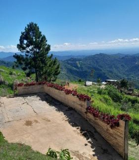 Cambita Garabitos Chalet De Ski | Tiny House in the Mountains
