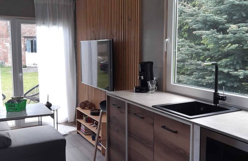 Werder upon Havel Maison | Tiny house in the middle of the village, tiny house in the countryside, the church bells wake you up