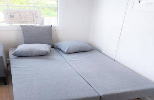 Priort Appartement | Tiny house, sleeping gallery with double bed, small kitchen, max. 2 adults 1 child