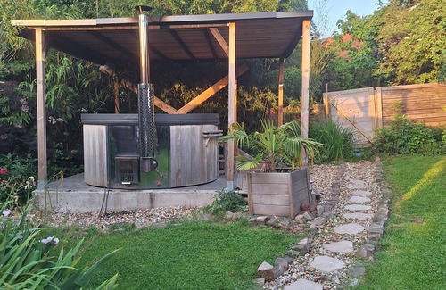 Andenne Cabine | Chalet Insolite, pour les amoureux avec jacuzzy