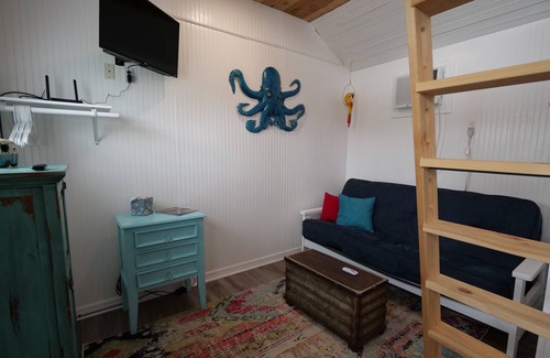 Port Alto Maison | Tiny House @the Bay in Port Alto, TX