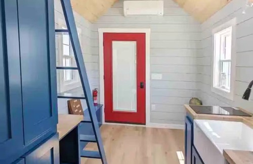 Poplar Ridge Maison | Tiny house w/ views, local amenities and charm.