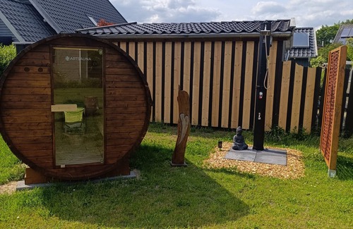Luechow Maison | Tiny house with sauna barrel in Wendland