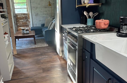Albion Maison | Tiny House + workspace + acreage + near lake
