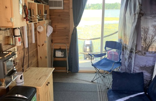 Shipshewana Location De Bateaux | Tiny Houseboat