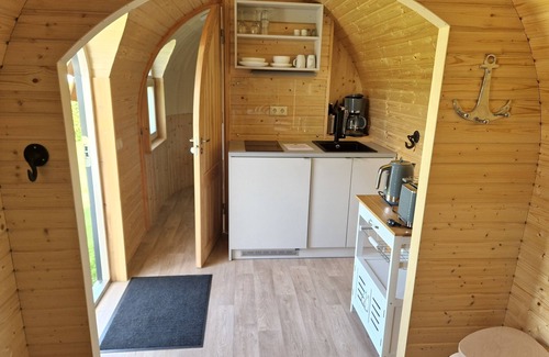 Belau Appartement | Tiny Igloo Lindström on Lake Belau