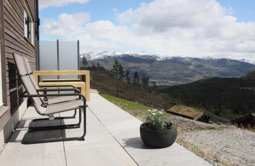 Voss Maison | Tiny mountain cabin with a panoramic view