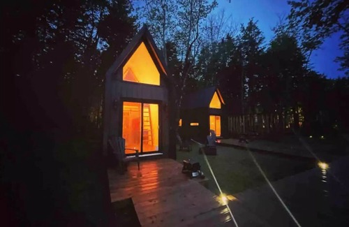 Clare Maison | “Tiny Three” (Private Hot Tub)