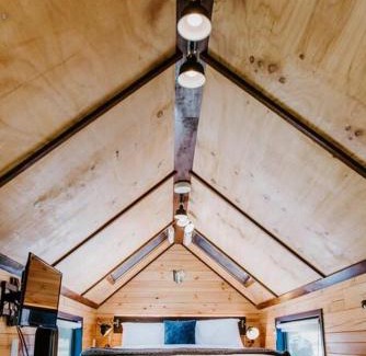 Frog Rock Maison | Tiny Truck at Ithaca - Mudgee's Most Unique Stay