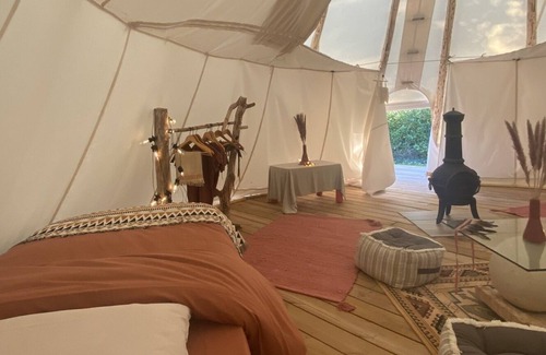 Ecurie Cabine | Tipi 8 places for unusual night