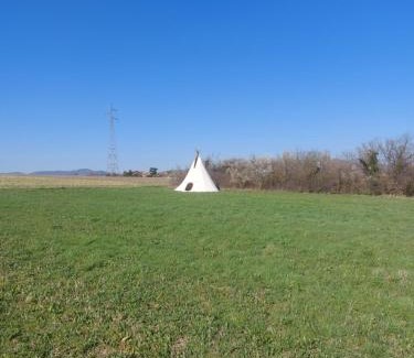 Saint-Jean-de-Touslas Autre | Tipi en pleine nature