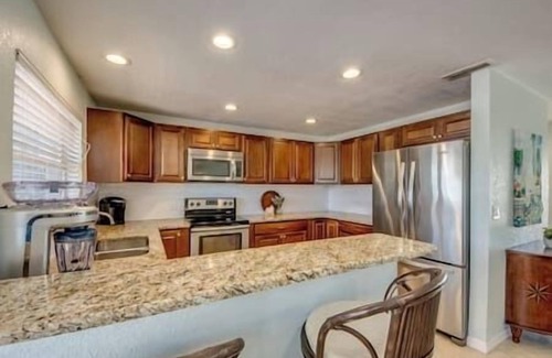 Fort Myers Maison | TIPSY TIKI - Pool, Canal, Outdoor Bar, King Bed