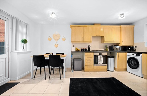 Tipton Maison | Tipton Escape Haven - 3 Bed House