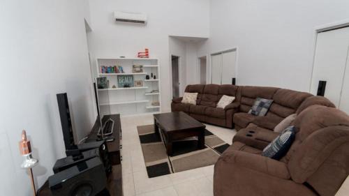 Horseshoe Bay Maison | Tiramula Lodge Holiday House