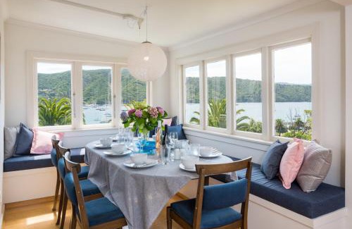 Waikawa Bay Maison | Tirohanga Wai - Waikawa Holiday Home