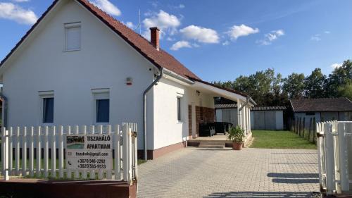 Kiskore Maison | Tiszaháló Apartman Ház