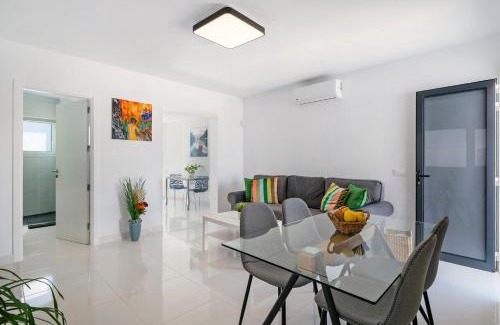La Santa Maison | Titán