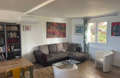 Tizzano Maison | Tizzano: Villa avec vue exceptionnelle sur la mer, à deux pas de la plage.
