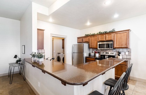 Twin Falls Maison | TJ Rancher home, private yard, king beds, 2.5 bath