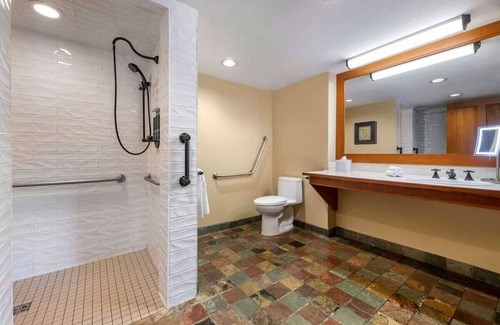 Upper Village Station Balnéaire | tnLuxurious 2 bedroom family aptt. in a ski resort Whistler BC - upper village