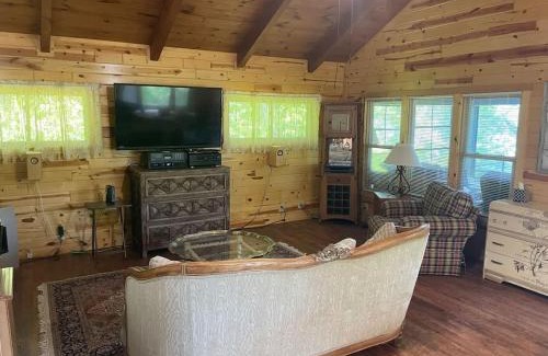 Lac du Flambeau Maison | TnT Cabin on Plummer Lake