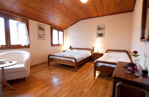 Eptalofos Hôtel | To Balcony tis Agorianis