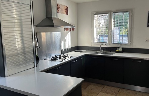 Saint-Come-et-Maruejols Villa | Villa 200m2, 3 suites, patio avec piscine chauffée
