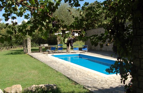 Fratta Villa | TODI NEARBY Ferme en pierre, avec piscine, jardin, buisson et Wi Fi