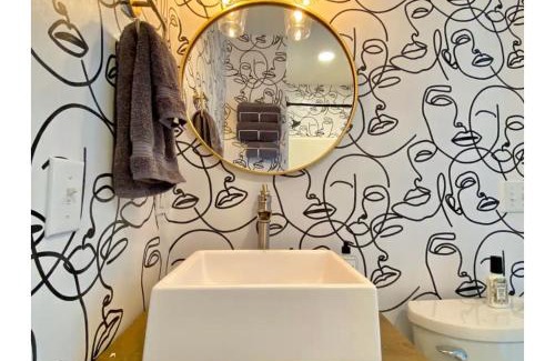 Athens Maison | Toadhaus Studio in quiet residential neighborhood ATHENS