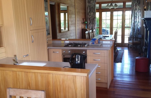Martinborough Maison | Todd's Cottage and Vineyard in the "fun part" of town.