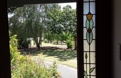 Martinborough Maison | Todd's Cottage and Vineyard in the "fun part" of town.