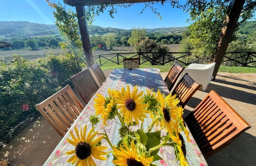 Todi Villa | TODI BY THE POOL/SLEEPS 10/EXCLUSIVE POOL/WALK TO TODI 4 KMS/RESTAURANT 0.5 KMS