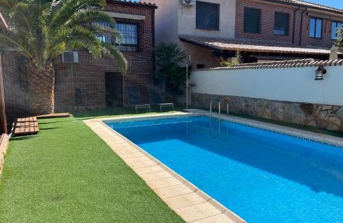 Arges Maison | TOLEDO ENCANTADO Piscina y BBQ privada 2,5 km de Puy du Foy