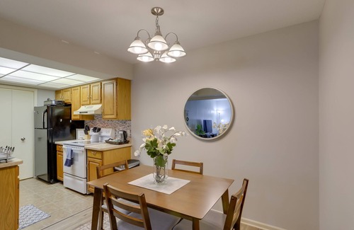 Reynolds Corners Copropriété | Toledo Vacation Rental ~ 8 Mi to Downtown!