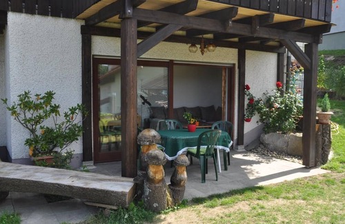 Arnbruck Appartement | Grand appartement (60qm) avec 2 chambres, terrasse et jardin