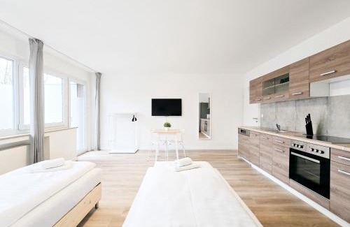 Buchholz Appartement | Tolstov Apartments - Studio Apartment with Balcony - 25 Min Messe DUS