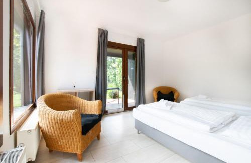Buderich Appartement | Tolstov House - 6 Room Villa with Garden - 15 Min Messe DUS & Airport DUS