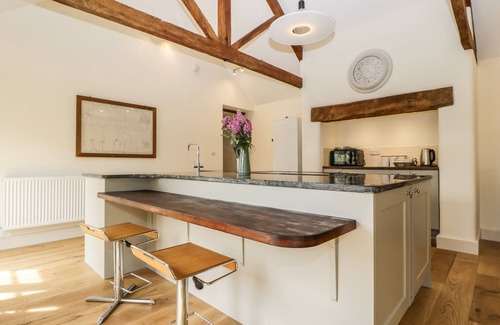 Yeovil Cottage | TOM'S BARN, pet friendly, with a garden in Yeovil, Somerset