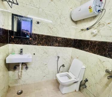 Jangpura Hôtel | Tom stay - 10 min Walking Distance Nizamuddin Railway Station