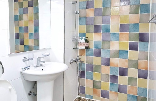 Yanghwa Maison | Tongyeong Slobbie Guest House