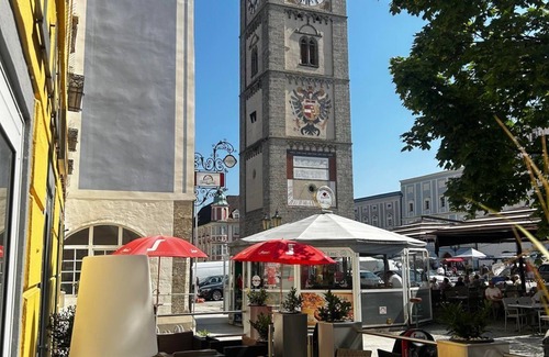Enns Lit Et Petit-Déjeuner | TOP 2 for up to 4 persons - Plaza Cafe & Bar