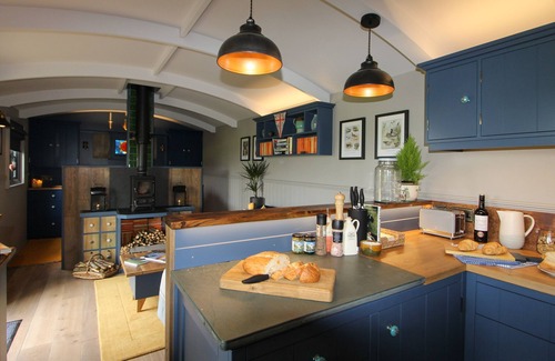 Marsham Cabine | Top Farm Shepherds Lodge, nestled in a peaceful farm in Marsham, North Norfolk