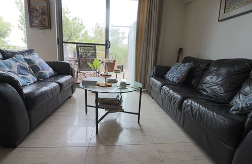 Matraville Appartement | Top floor 2 bedroom apartment with leafy balcony, 5 min drive to beach and shops