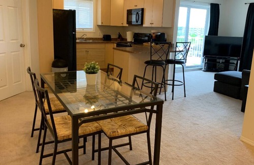 Stony Plain Copropriété | Condo lumineux 2BR 2Bath au dernier étage à côté de Westview