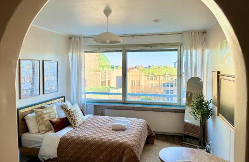 Kallio Appartement | Top Floor Getaway in Central Helsinki - Church & Sea View