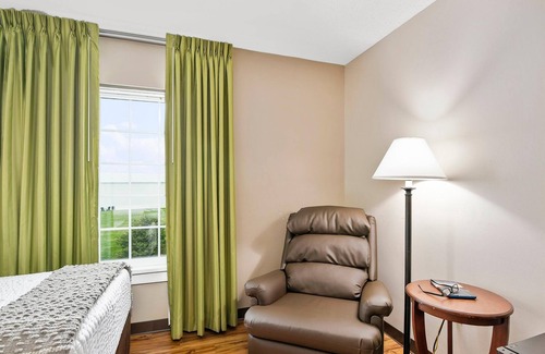 North East Hôtel | Top Floor Handicap Accessible Bay View
