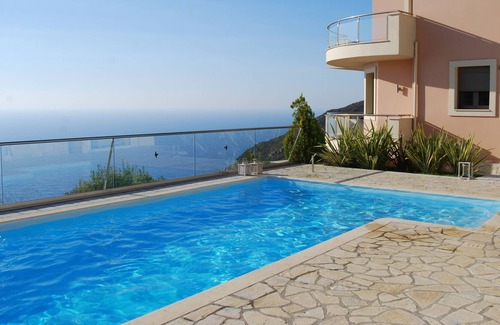 Paliki Appartement | Appartement de luxe au dernier étage au-dessus de la plage de Petani
