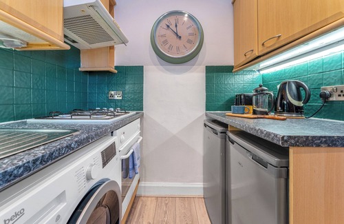 Dalry Appartement | Top Floor Spacious King Size Apartment | City Views | Excellent Transport Links